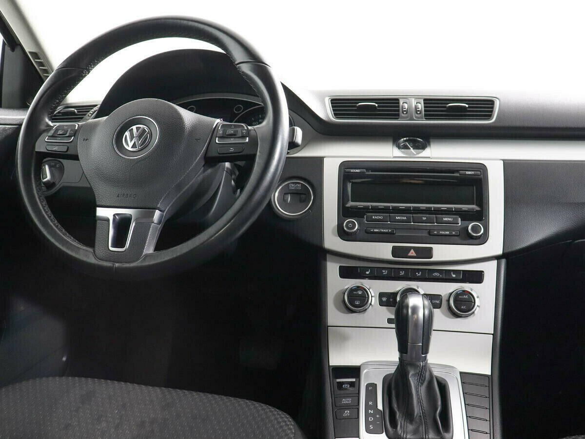 Volkswagen Passat, 1.4 л, Робот, 2013 фото 8