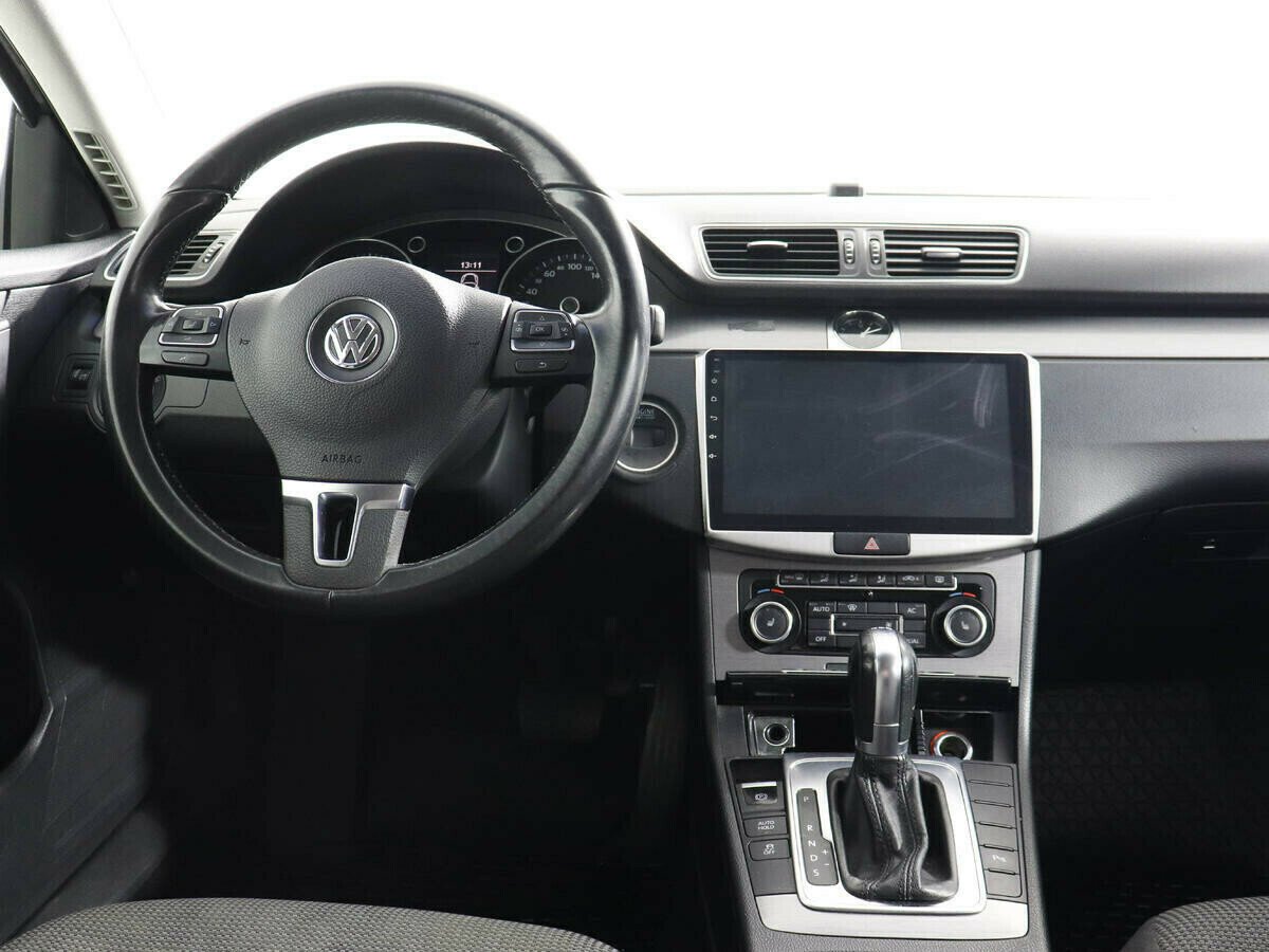 Volkswagen Passat, 1.8 л, Робот, 2013 фото 9