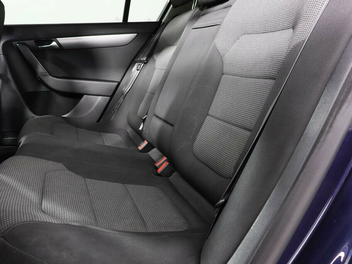 Volkswagen Passat, 1.8 л, Робот, 2013 фото 2