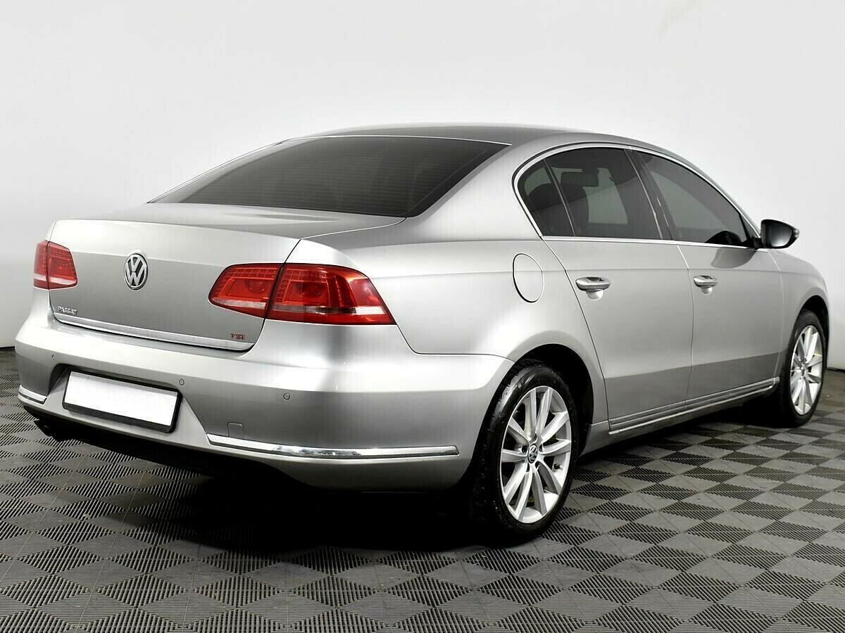 Volkswagen Passat, 1.8 л, Робот, 2013 фото 5