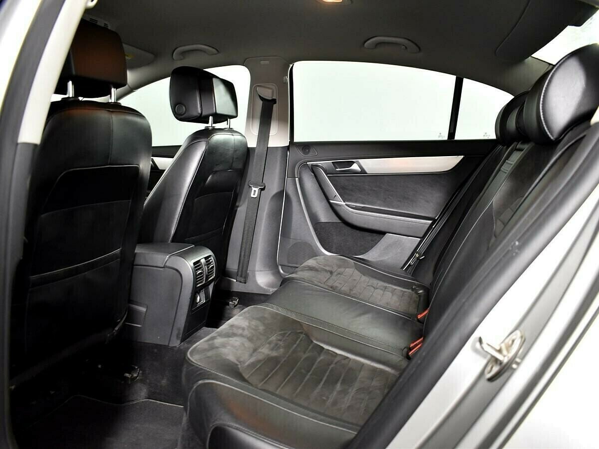 Volkswagen Passat, 1.8 л, Робот, 2013 фото 1