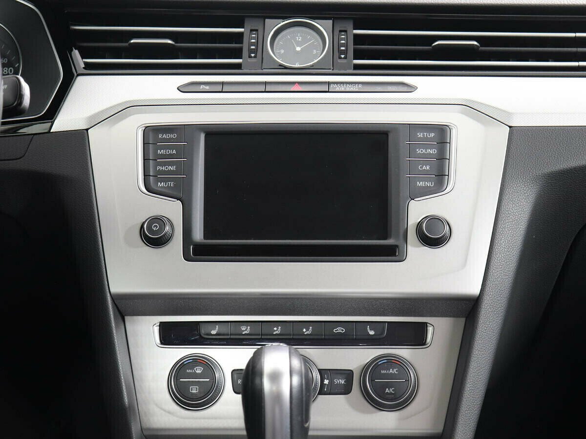 Volkswagen Passat, 1.8 л, Робот, 2016 фото 2