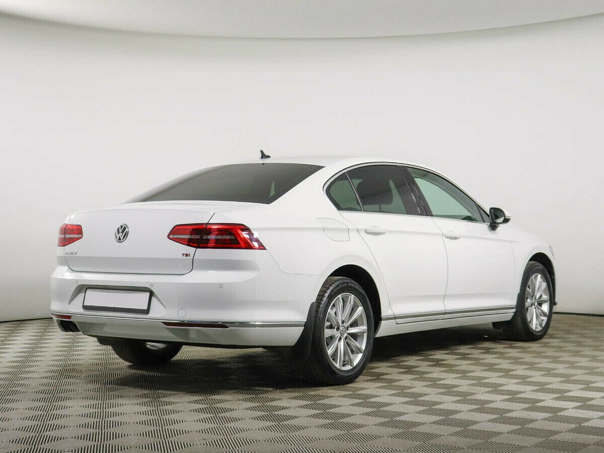 Volkswagen Passat, 1.8 л, Робот, 2017 фото 6