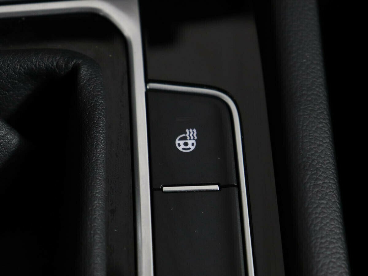 Volkswagen Passat, 1.8 л, Робот, 2018 фото 11