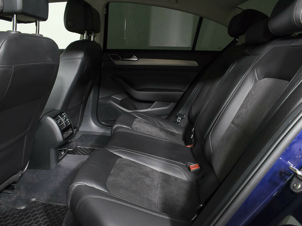 Volkswagen Passat, 1.8 л, Робот, 2018 фото 10