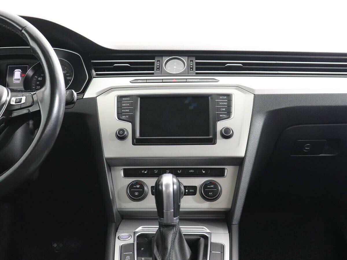 Volkswagen Passat, 1.4 л, Робот, 2017 фото 7