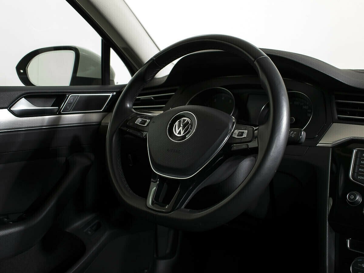 Volkswagen Passat, 1.5 л, Робот, 2018 фото 8