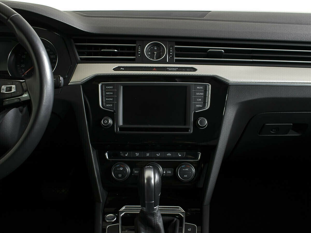 Volkswagen Passat, 1.5 л, Робот, 2018 фото 10