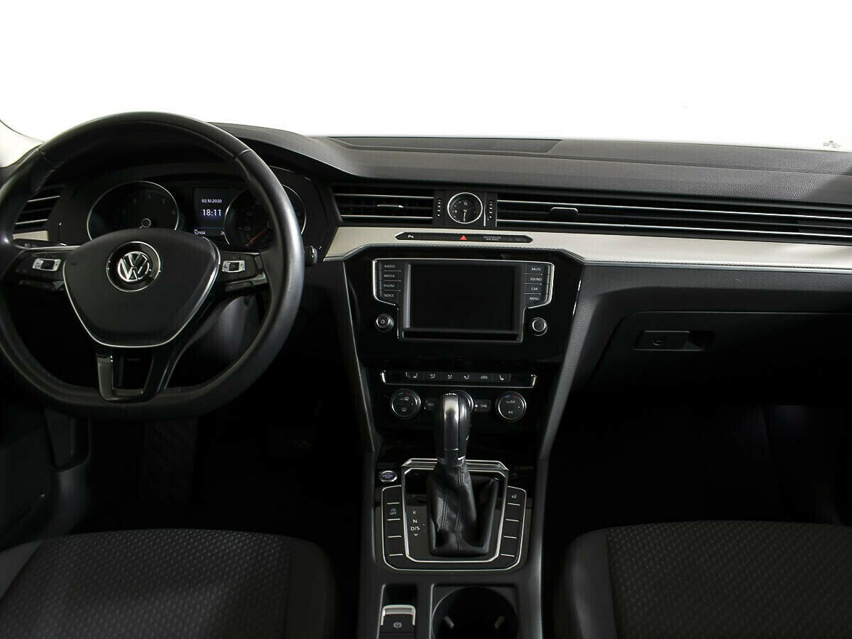 Volkswagen Passat, 1.5 л, Робот, 2018 фото 11