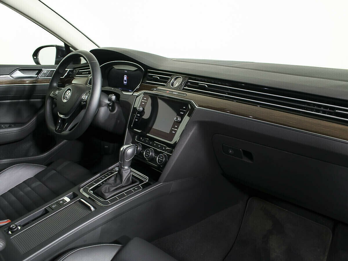 Volkswagen Passat, 1.4 л, Робот, 2017 фото 8