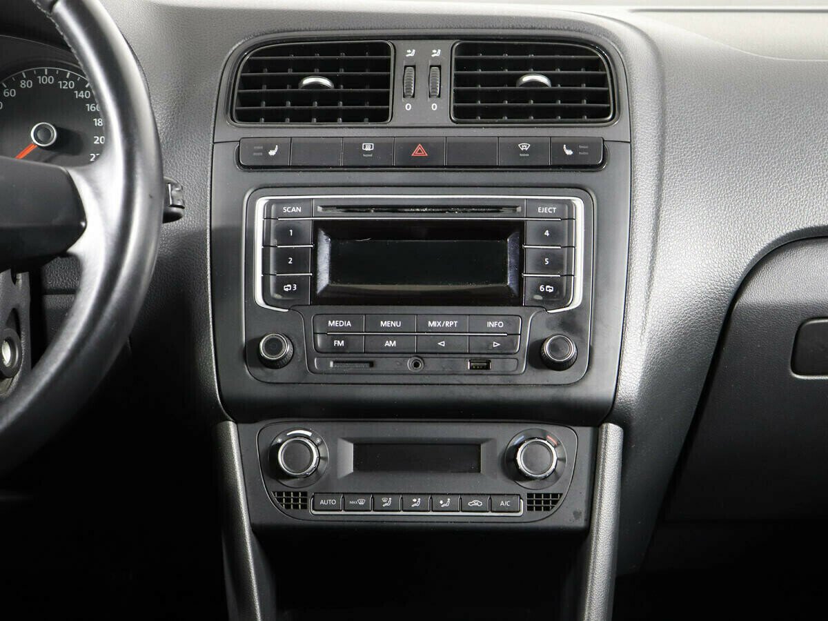 Volkswagen Polo, 1.6 л, МТ, 2012 фото 1