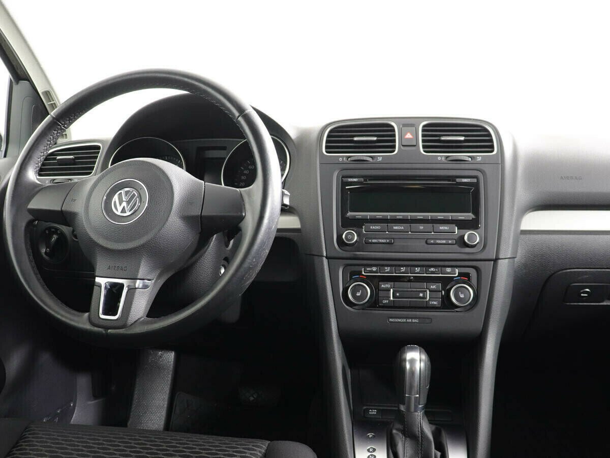 Volkswagen Golf, 1.6 л, Робот, 2009 фото 2