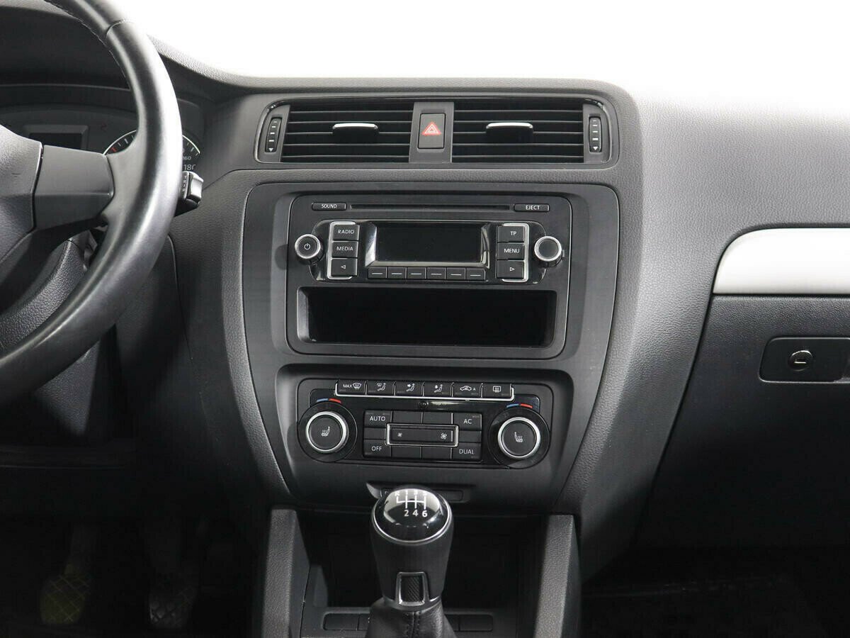 Volkswagen Jetta, 1.4 л, МТ, 2011 фото 2