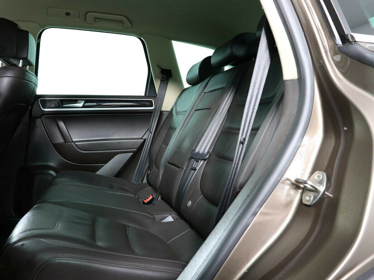 Volkswagen Touareg, 3.0 л, АТ, 2011 фото 2