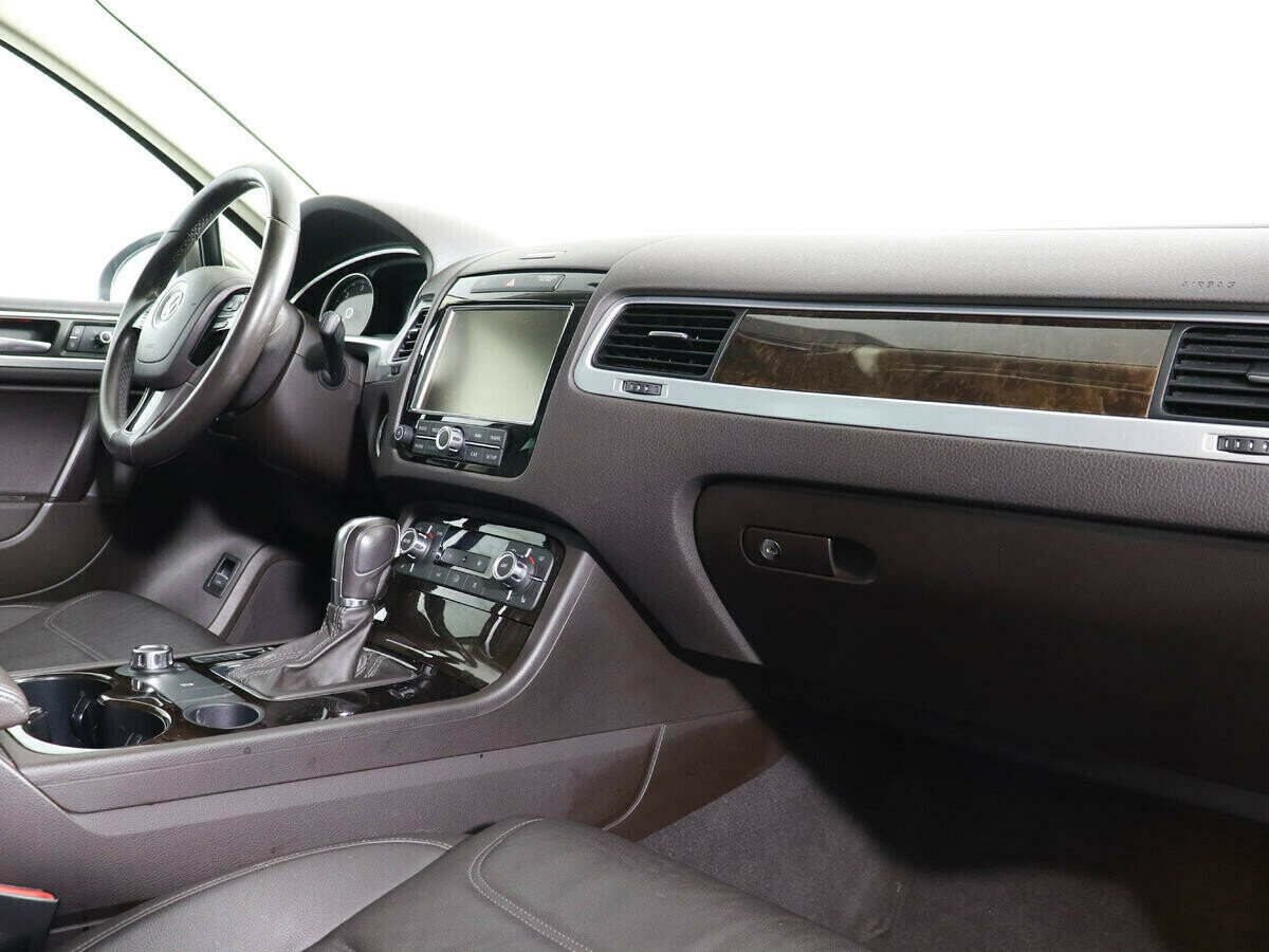 Volkswagen Touareg, 3.0 л, АТ, 2011 фото 7