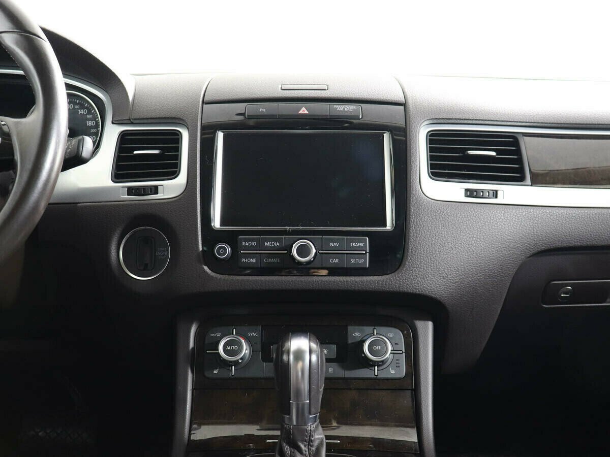 Volkswagen Touareg, 3.0 л, АТ, 2011 фото 8