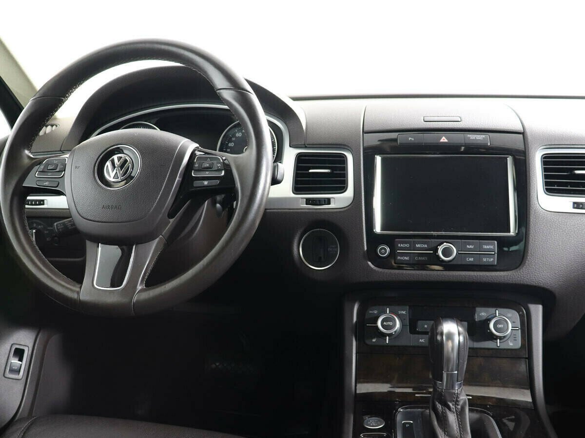 Volkswagen Touareg, 3.0 л, АТ, 2011 фото 10