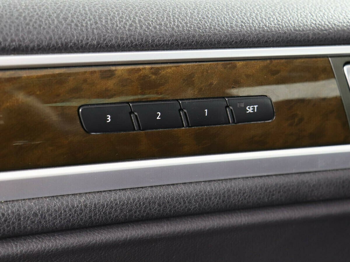 Volkswagen Touareg, 3.6 л, АТ, 2012 фото 1