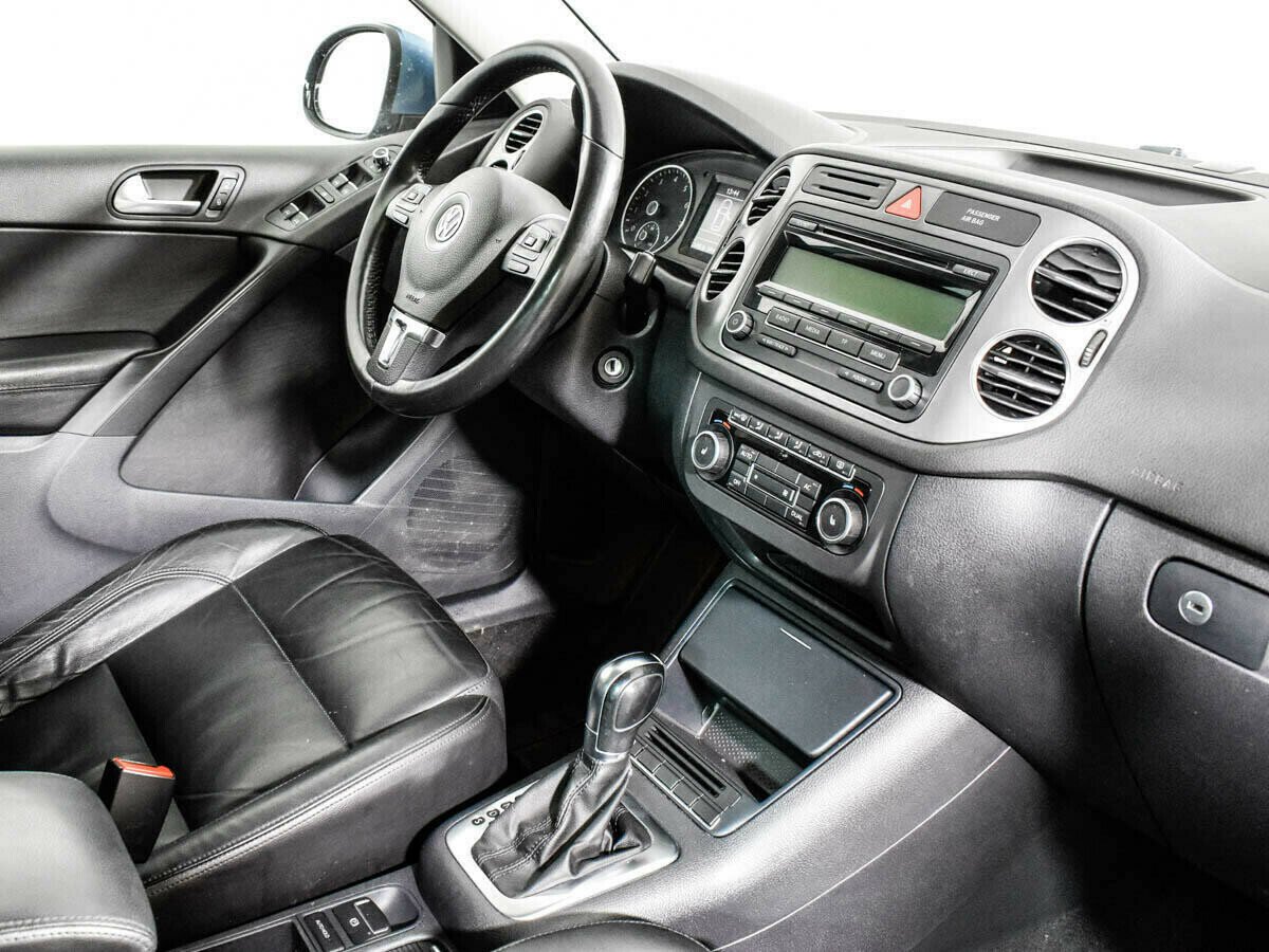 Volkswagen Tiguan, 2.0 л, АТ, 2010 фото 2