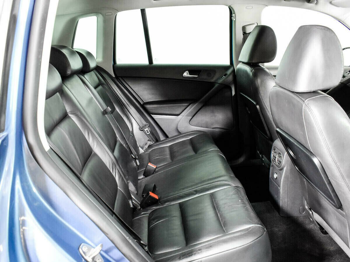 Volkswagen Tiguan, 2.0 л, АТ, 2010 фото 1
