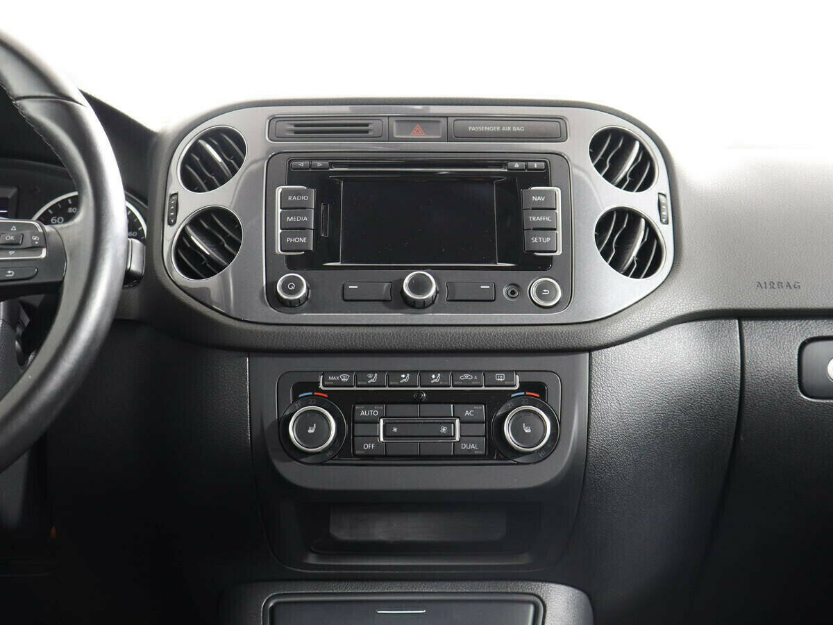 Volkswagen Tiguan, 2.0 л, АТ, 2012 фото 1
