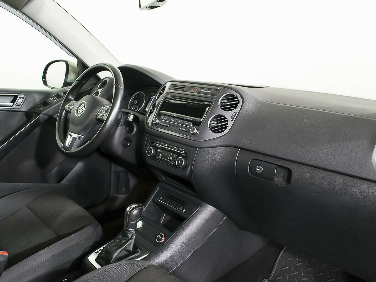 Volkswagen Tiguan, 2.0 л, АТ, 2015 фото 9
