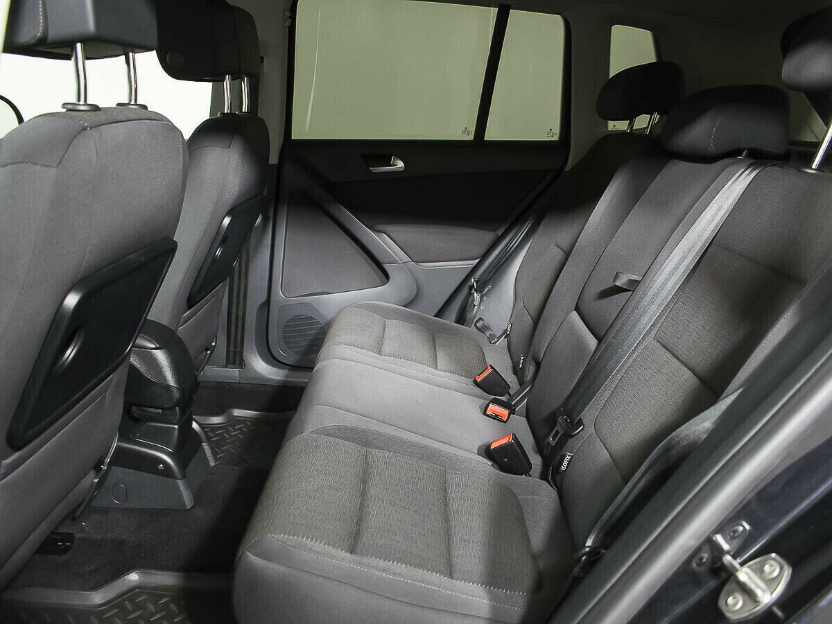 Volkswagen Tiguan, 2.0 л, АТ, 2016 фото 1