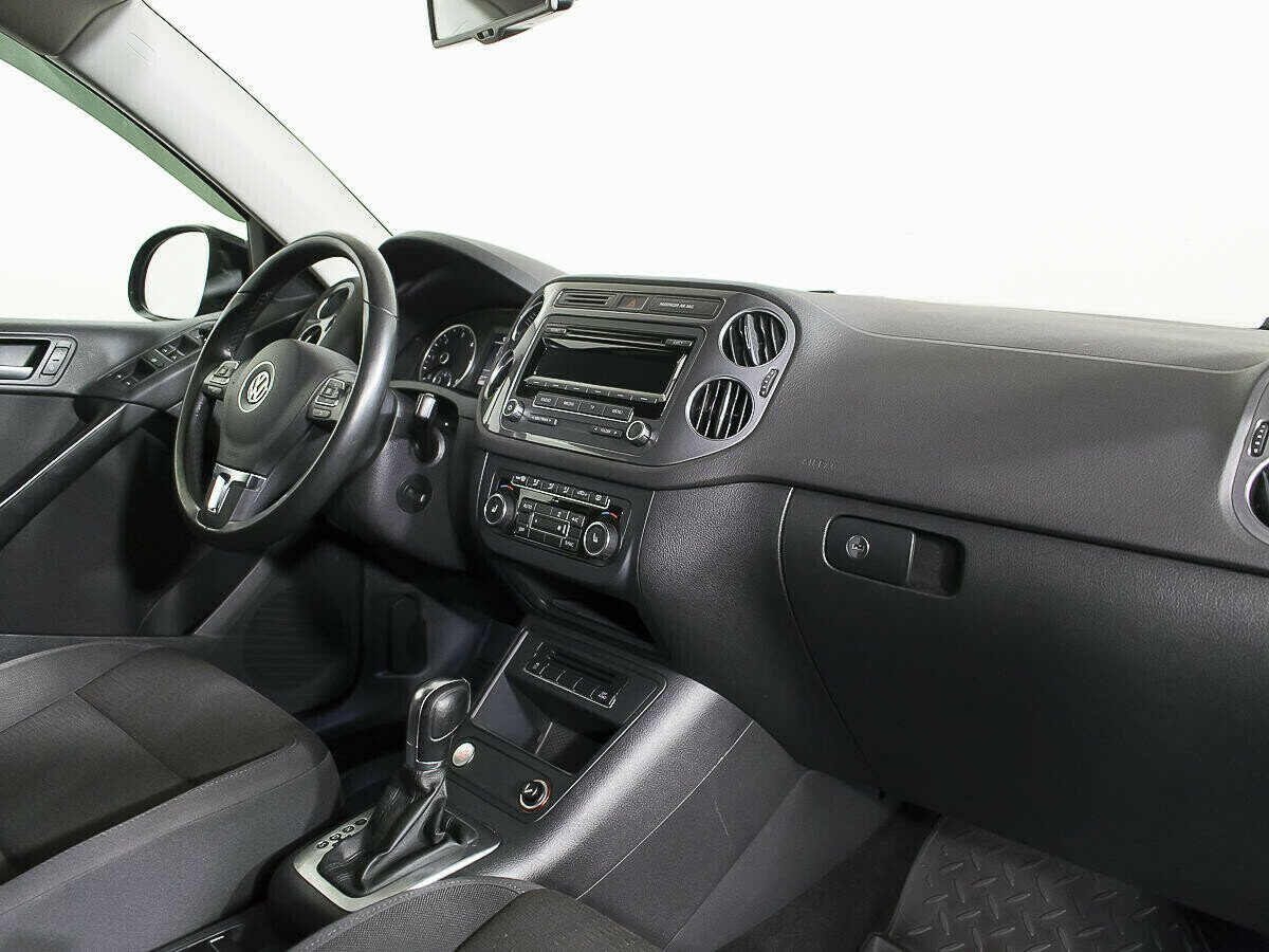 Volkswagen Tiguan, 2.0 л, АТ, 2016 фото 10
