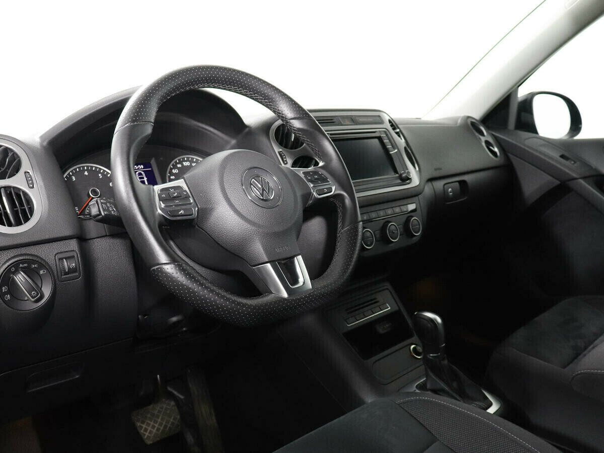 Volkswagen Tiguan, 2.0 л, АТ, 2012 фото 2