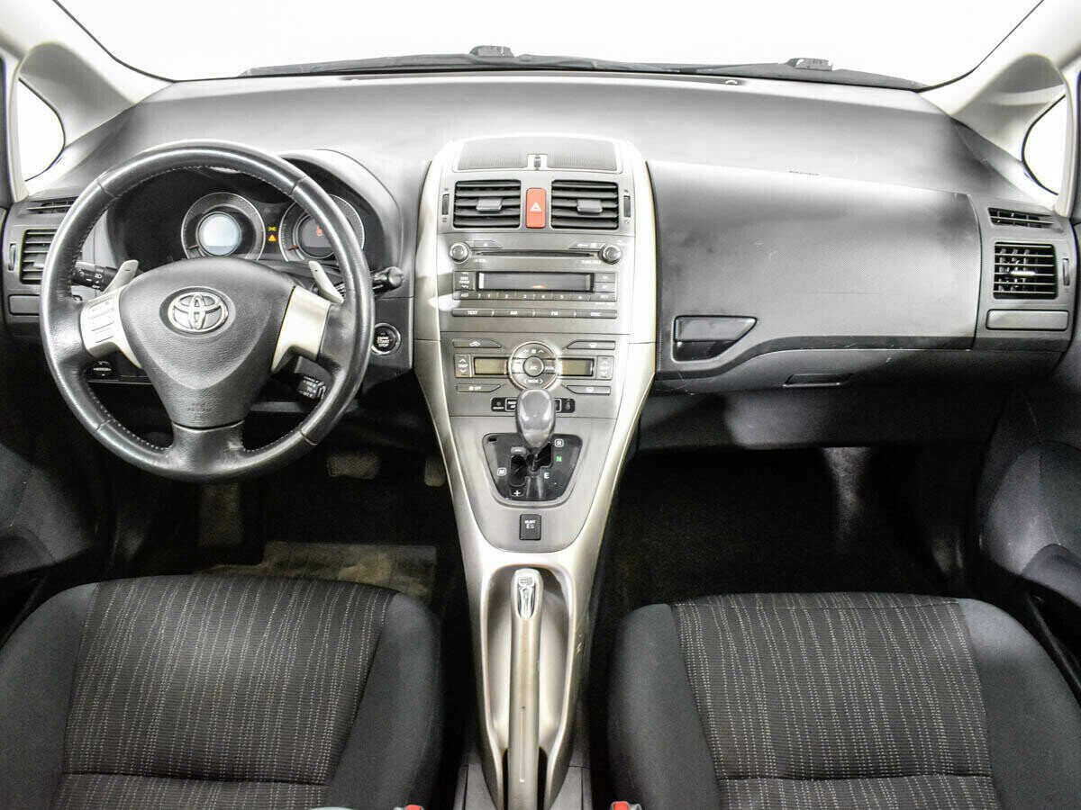 Toyota Auris, 1.6 л, Робот, 2008 фото 2