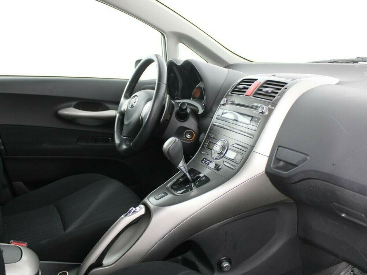 Toyota Auris, 1.6 л, Робот, 2008 фото 1
