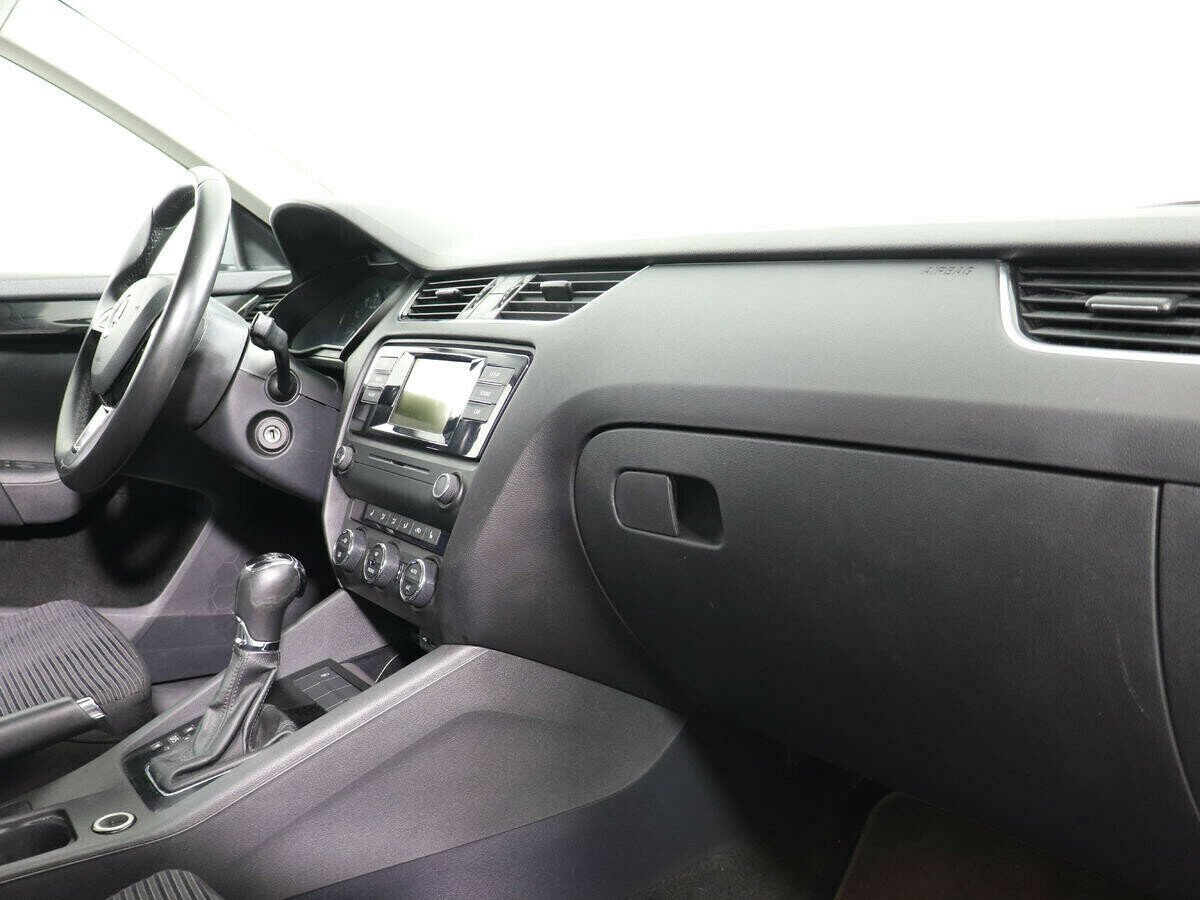 Skoda Octavia, 1.4 л, Робот, 2015 фото 1