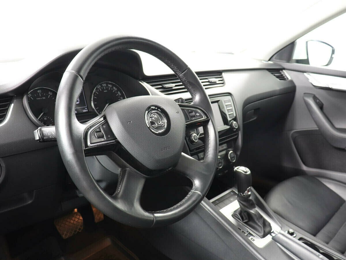 Skoda Octavia, 1.8 л, Робот, 2015 фото 10