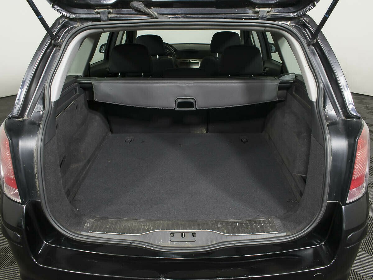 Opel Astra, 1.8 л, АТ, 2013 фото 1