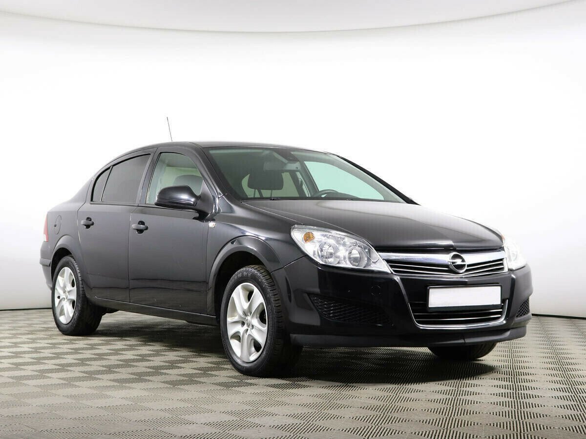 Opel Astra, 1.8 л, МТ, 2012 фото 4