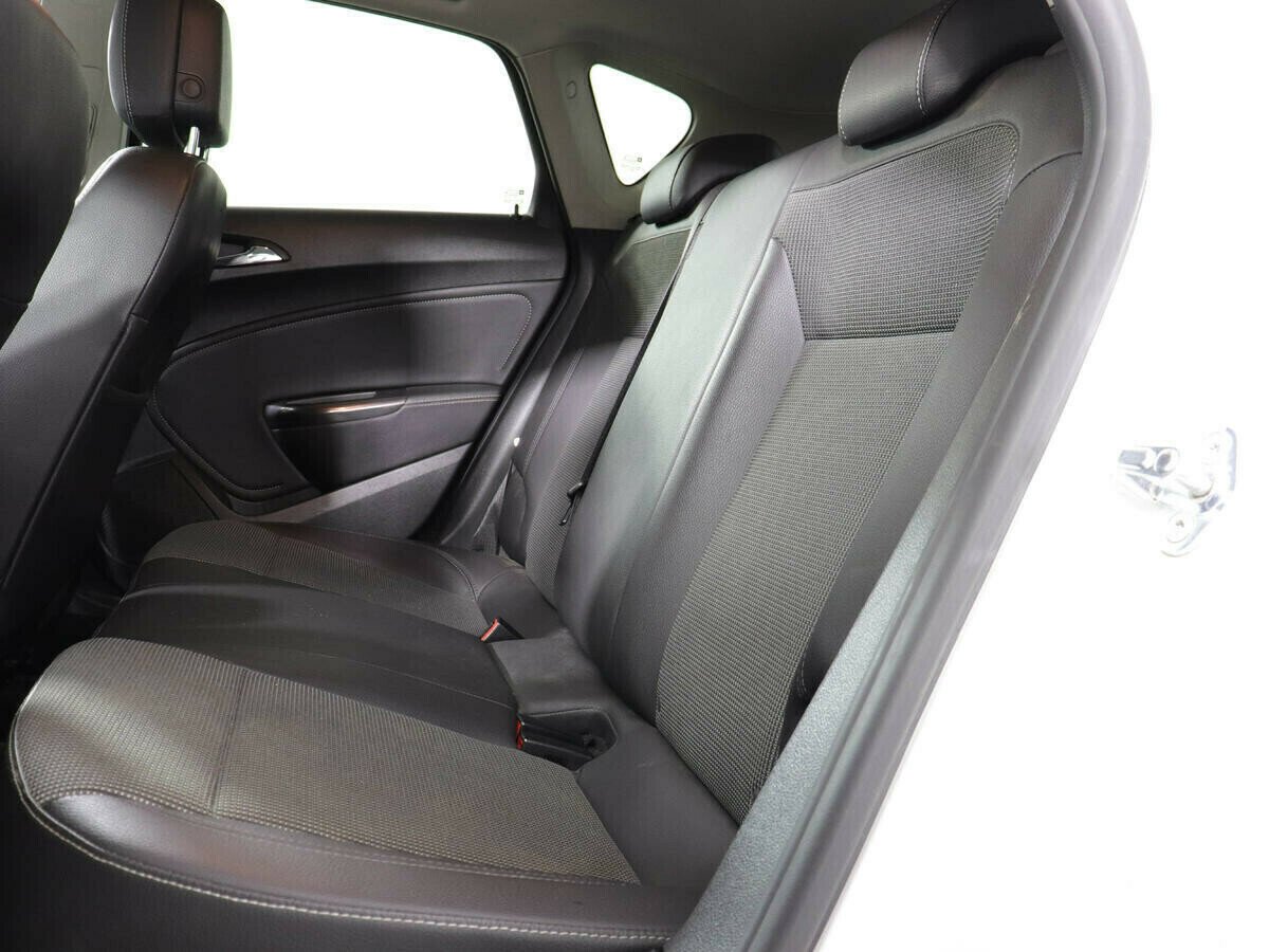 Opel Astra, 1.4 л, АТ, 2012 фото 1