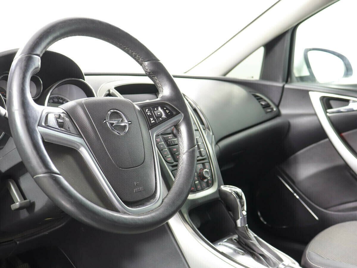 Opel Astra, 1.4 л, АТ, 2012 фото 2