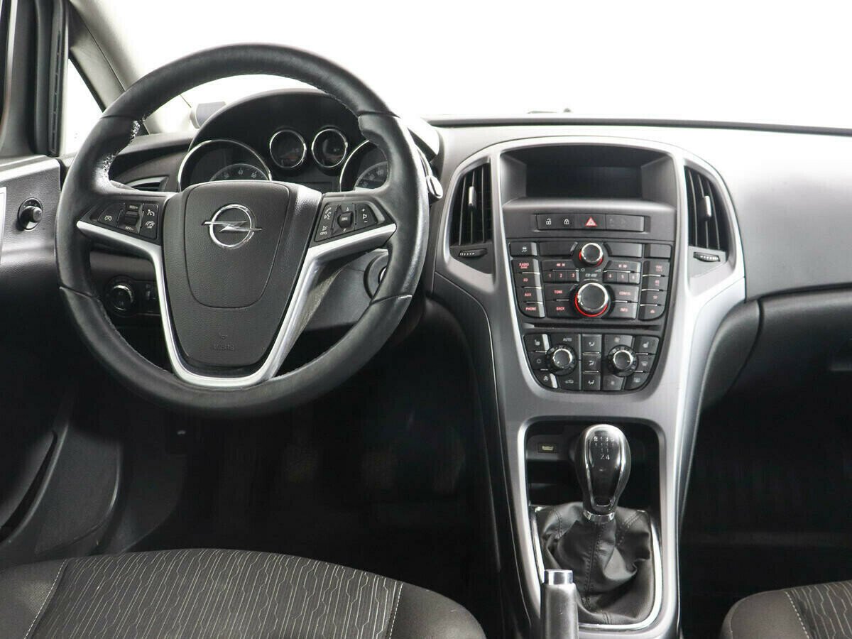 Opel Astra, 1.6 л, МТ, 2013 фото 8