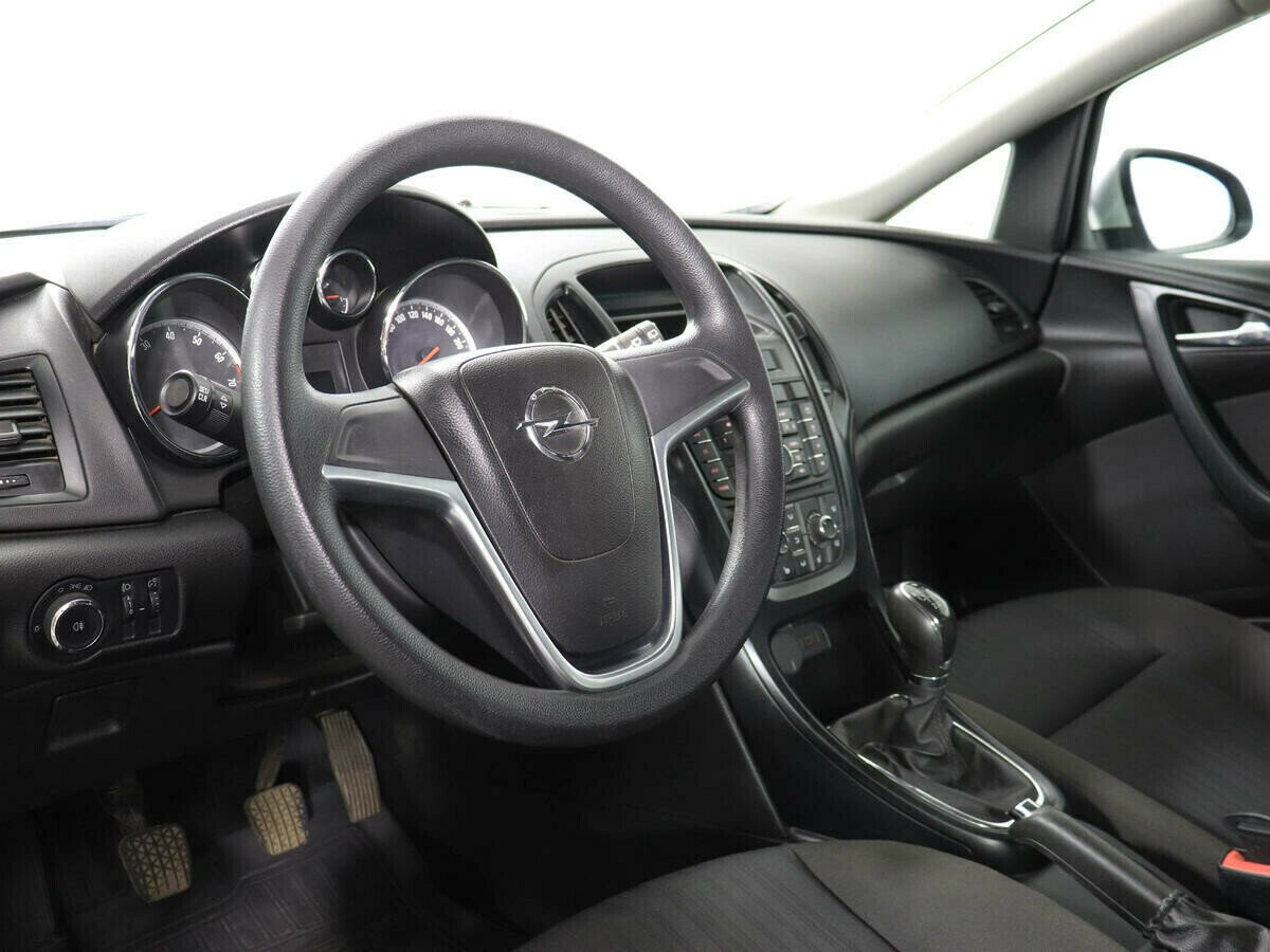 Opel Astra, 1.6 л, МТ, 2014 фото 1