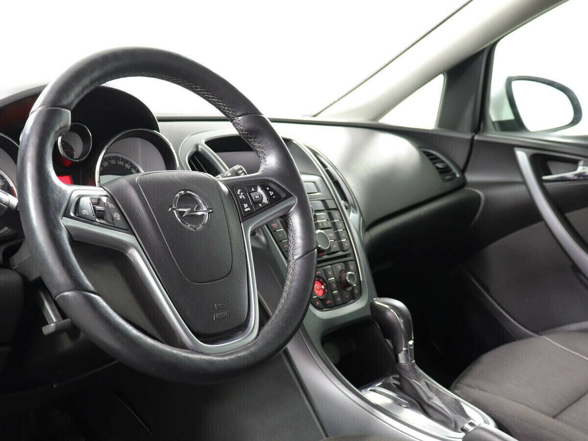 Opel Astra Cosmo, 1.4 л, АТ, 2014 фото 2