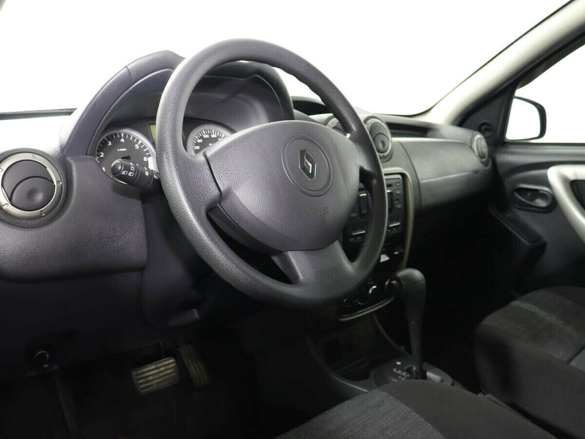 Renault Duster, 2.0 л, АТ, 2014 фото 1