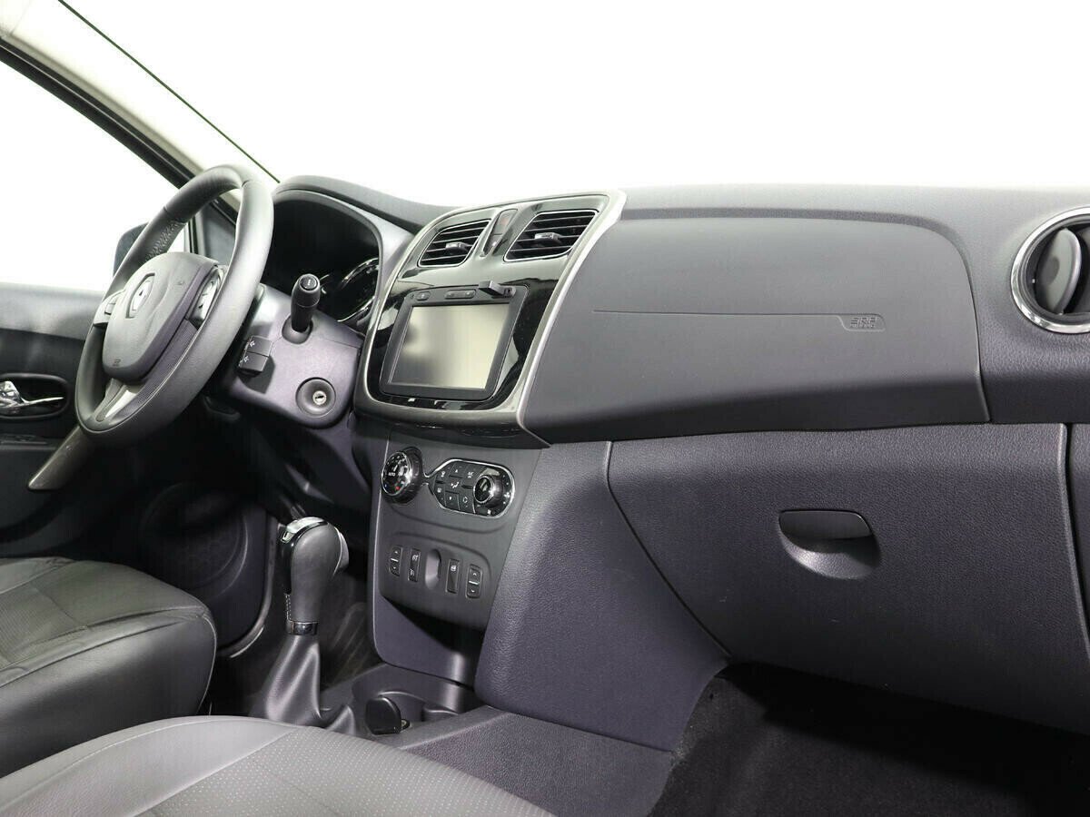 Renault Sandero, 1.6 л, АТ, 2016 фото 1