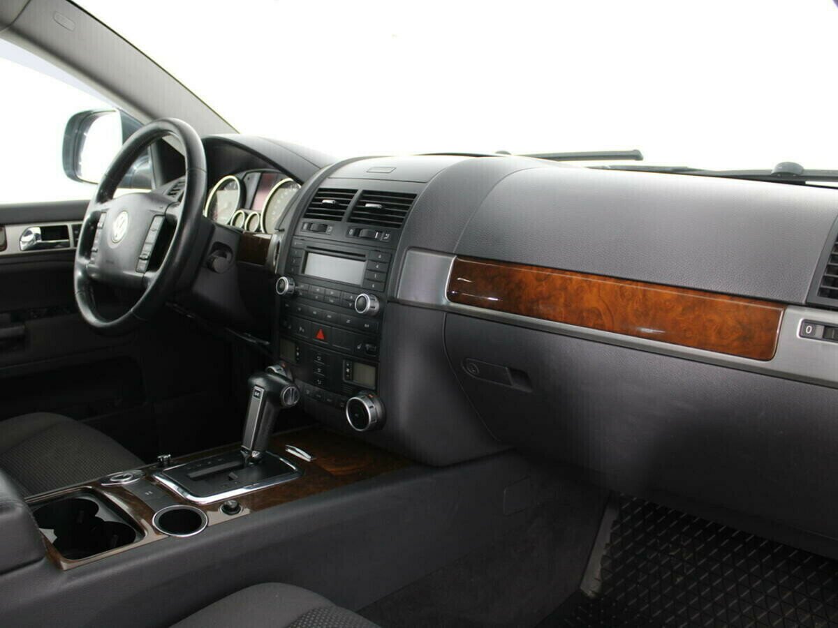 Volkswagen Touareg, 2.5 л, АТ, 2008 фото 2