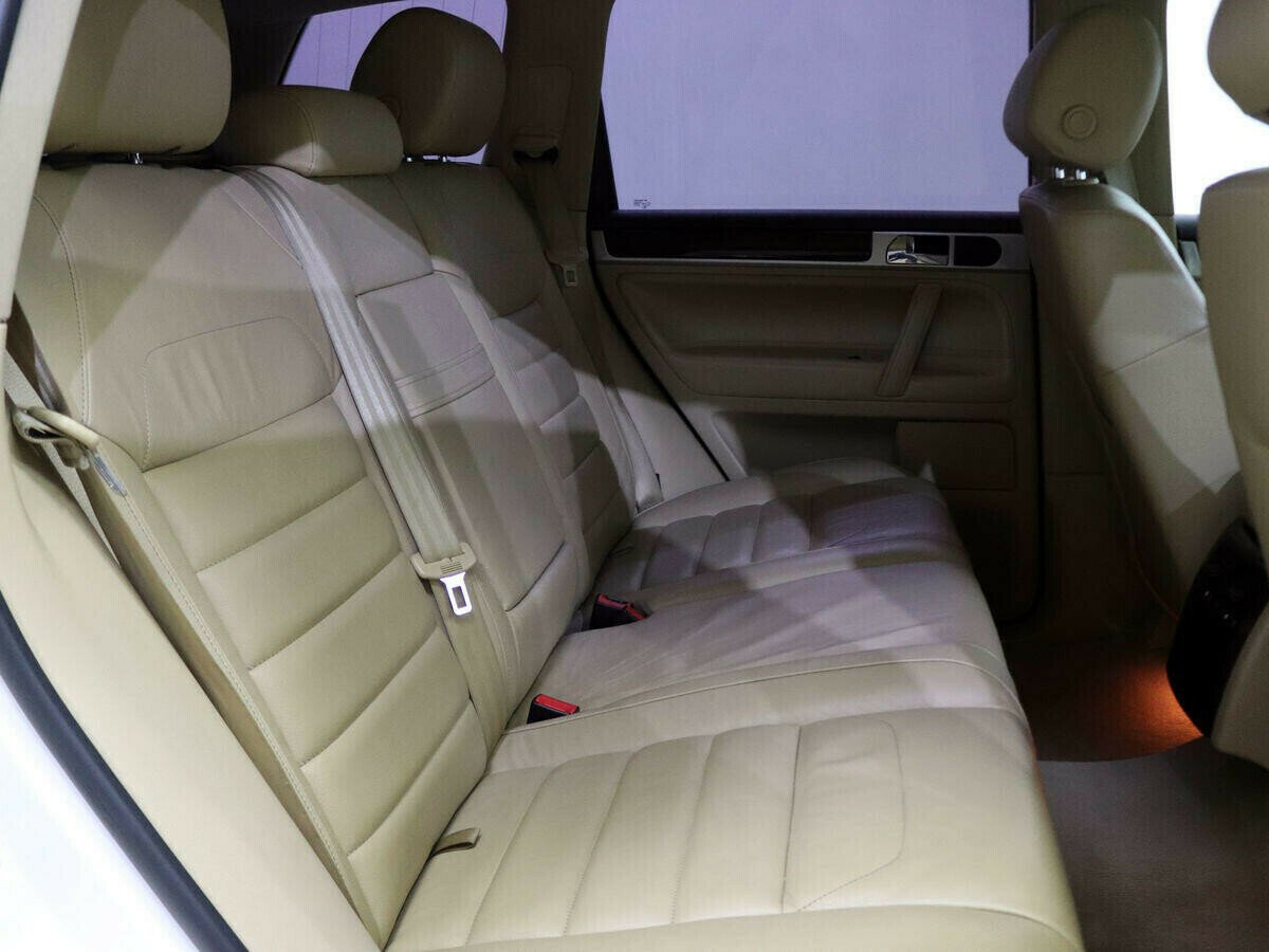 Volkswagen Touareg, 3.0 л, АТ, 2009 фото 1