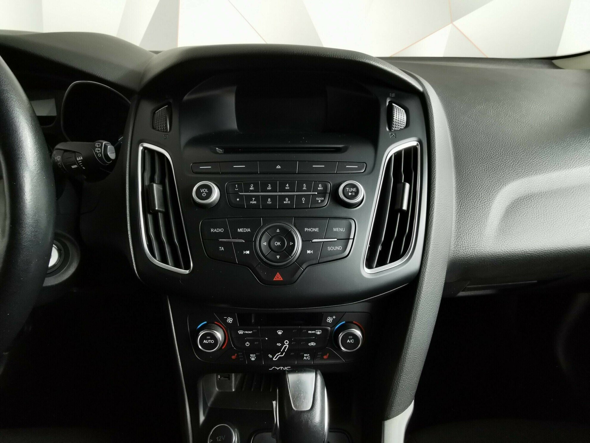 Ford Focus, 1.6 л, Робот, 2017 фото 1