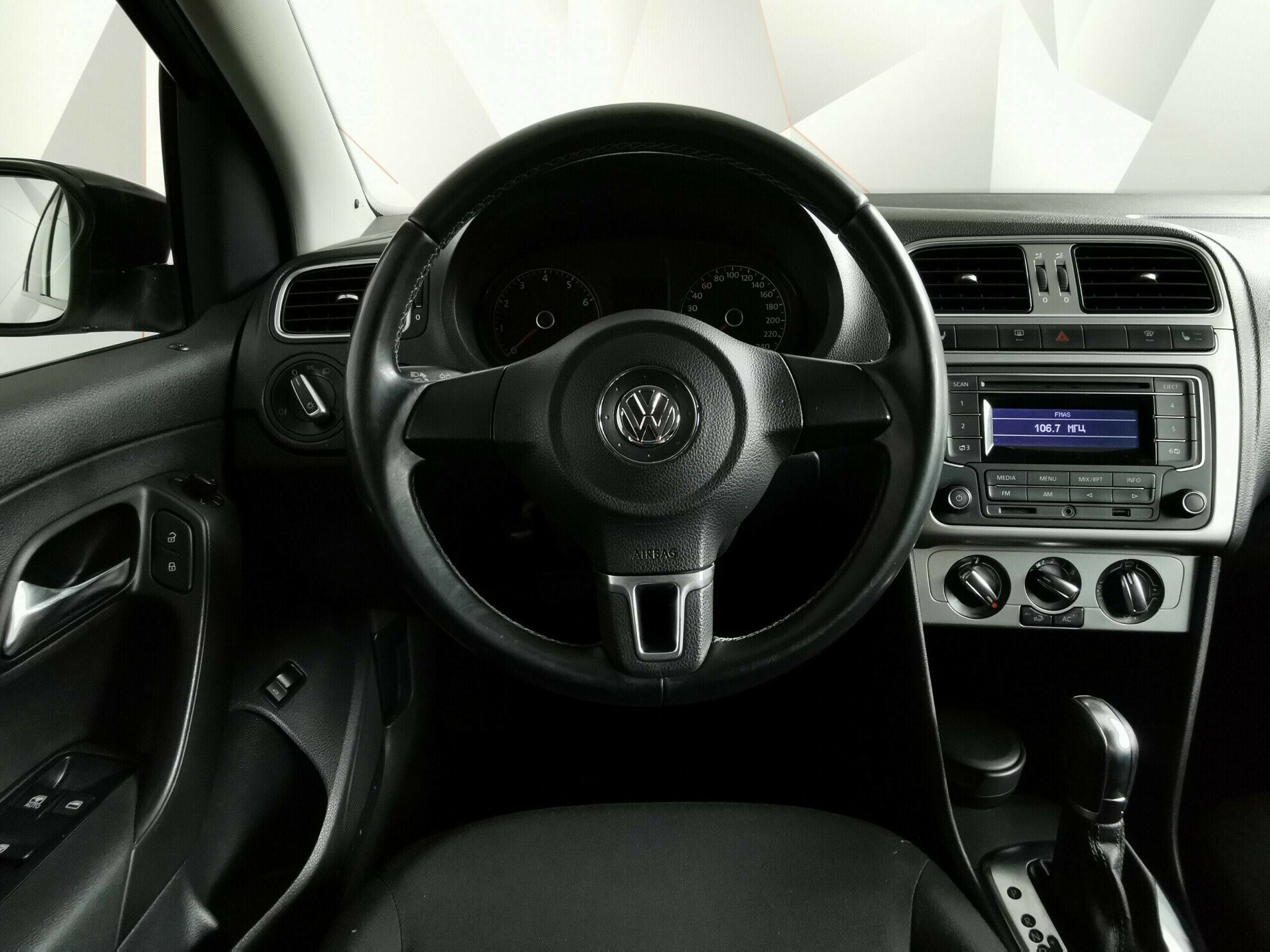 Volkswagen Polo, 1.6 л, АТ, 2014 фото 9
