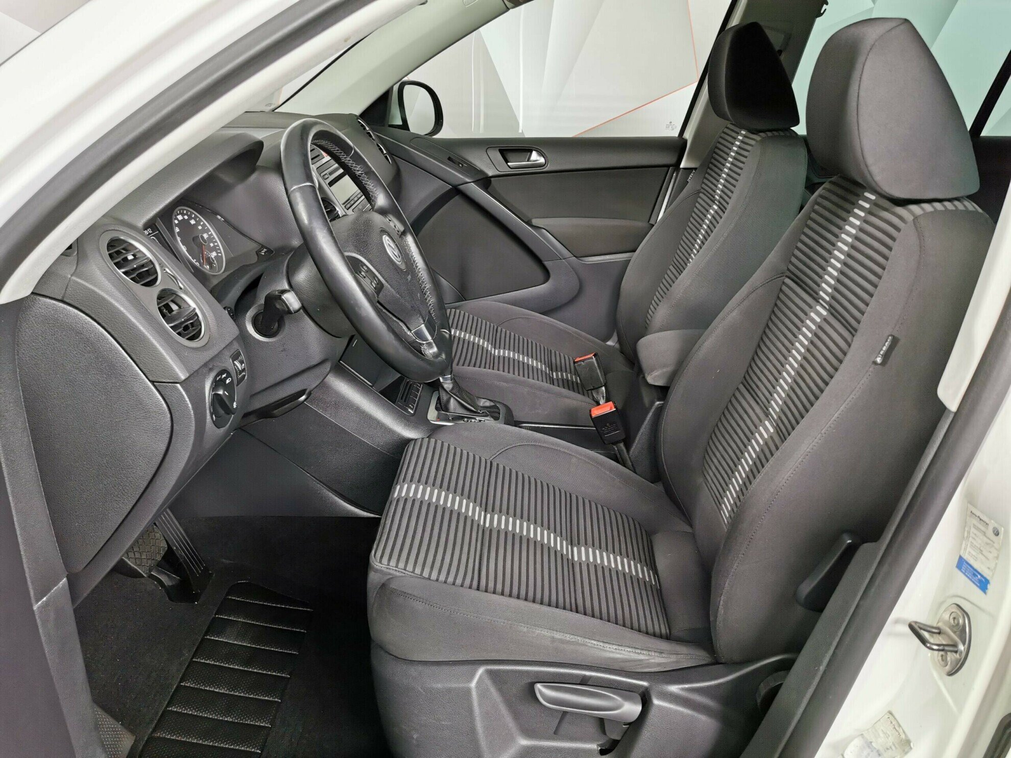 Volkswagen Tiguan, 2.0 л, АТ, 2011 фото 7