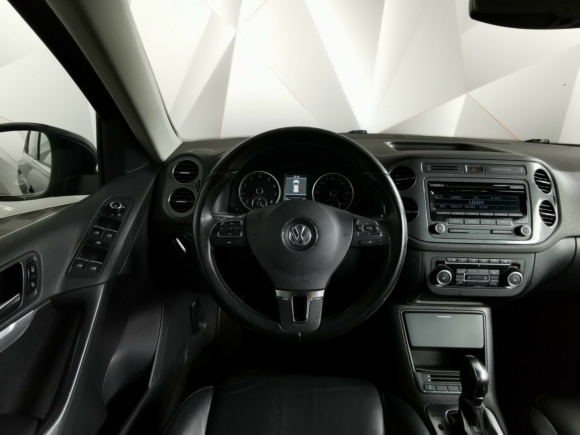 Volkswagen Tiguan, 2.0 л, АТ, 2012 фото 8
