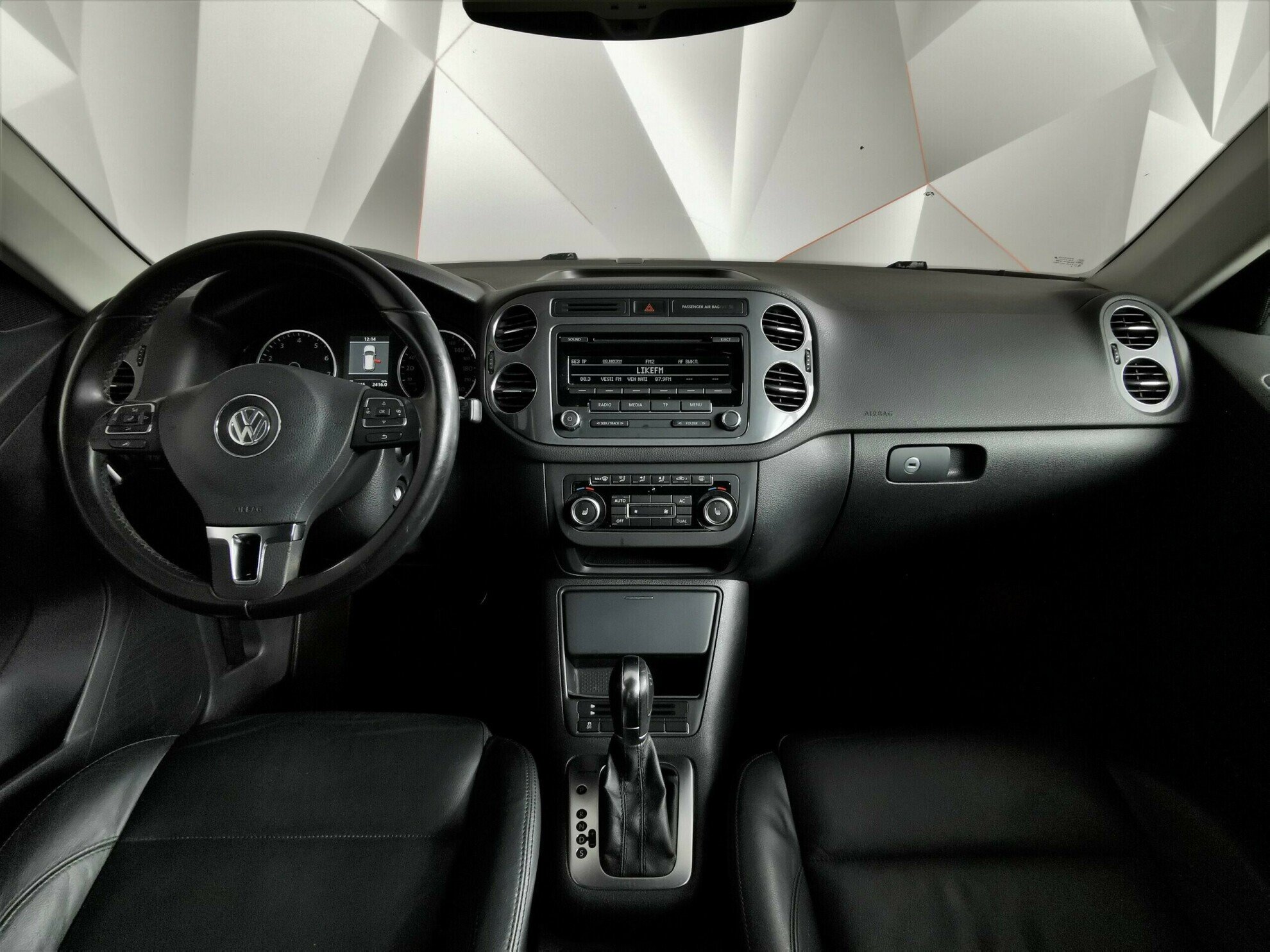 Volkswagen Tiguan, 2.0 л, АТ, 2012 фото 9