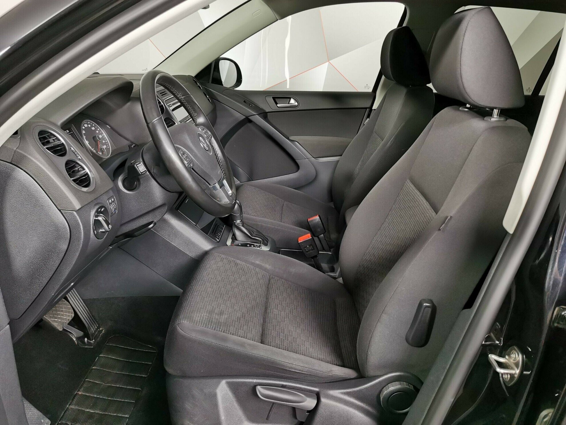 Volkswagen Tiguan, 2.0 л, АТ, 2012 фото 2